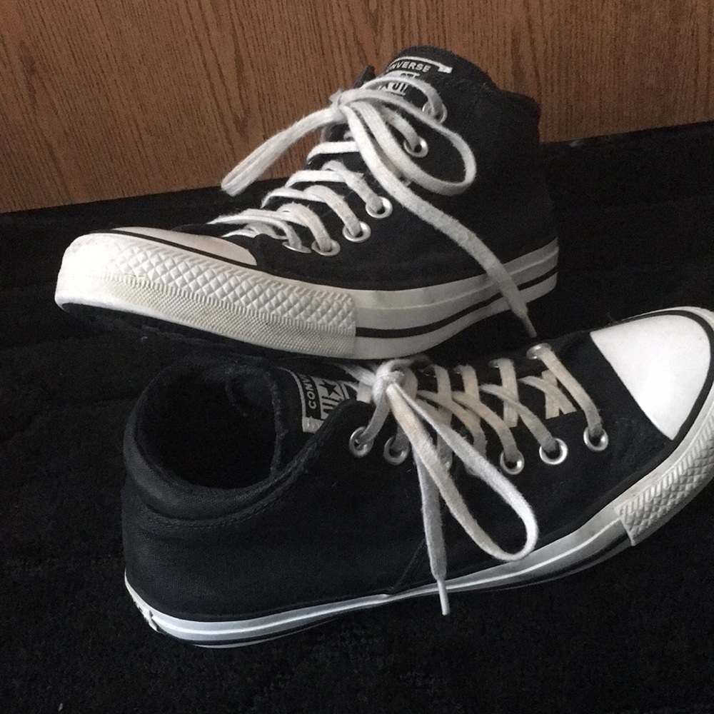 Black mid-rise converse
